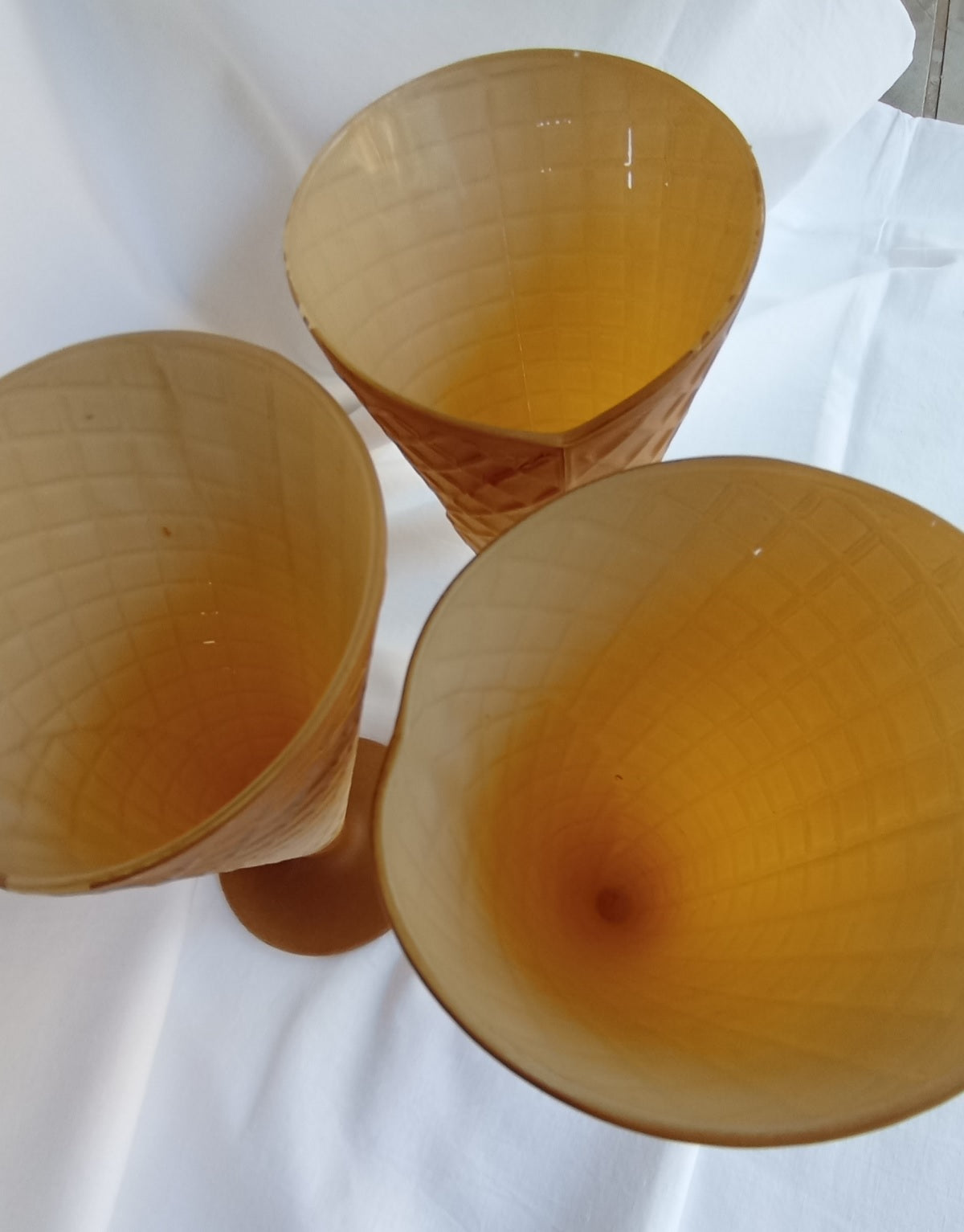 Vintage Waffle Cone Ice Cream Glasses - Beautiful set of 8 Glass Design Bowls from the 1980s
