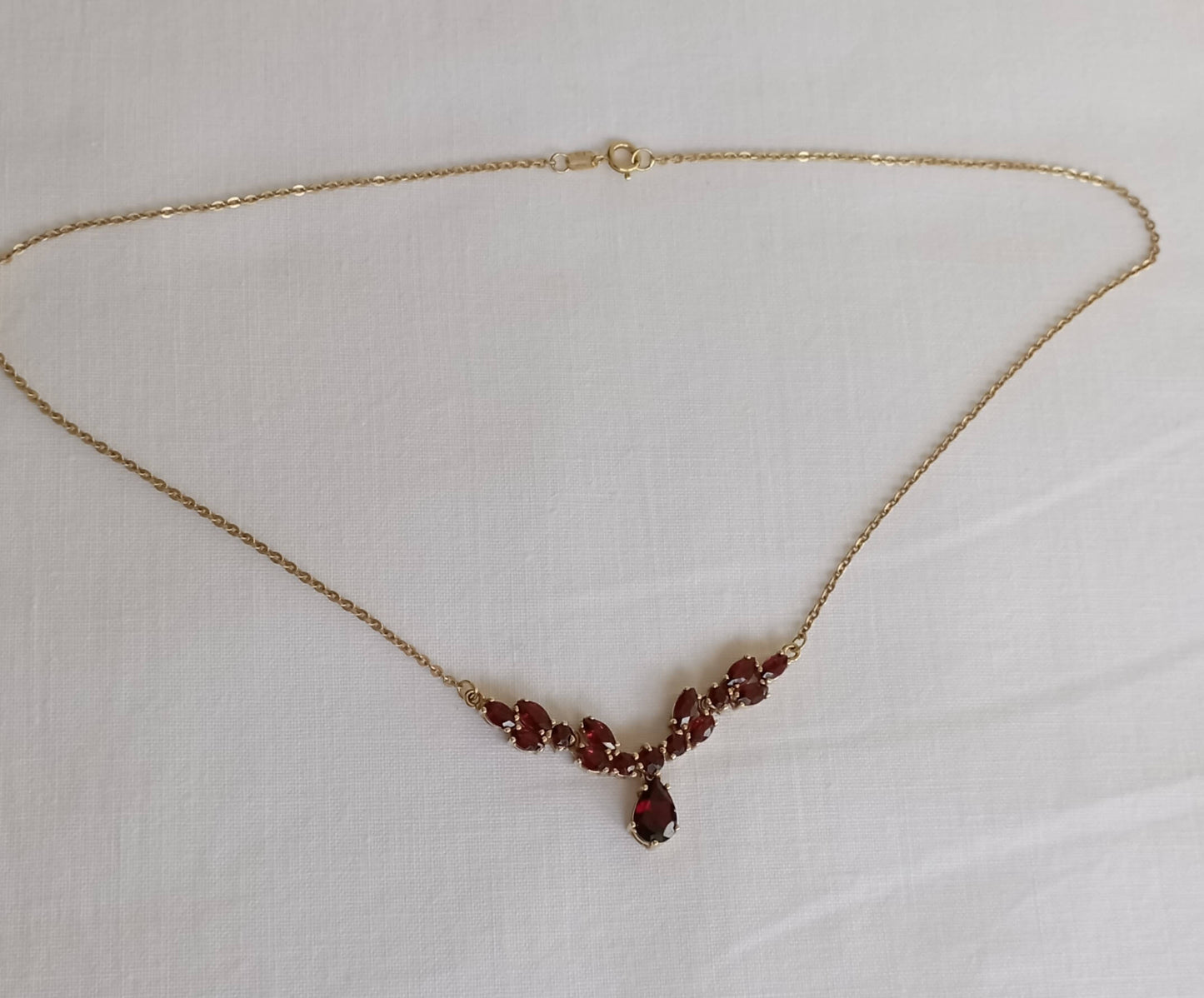 Garnet Necklace in 18K Gold from the early 1970s