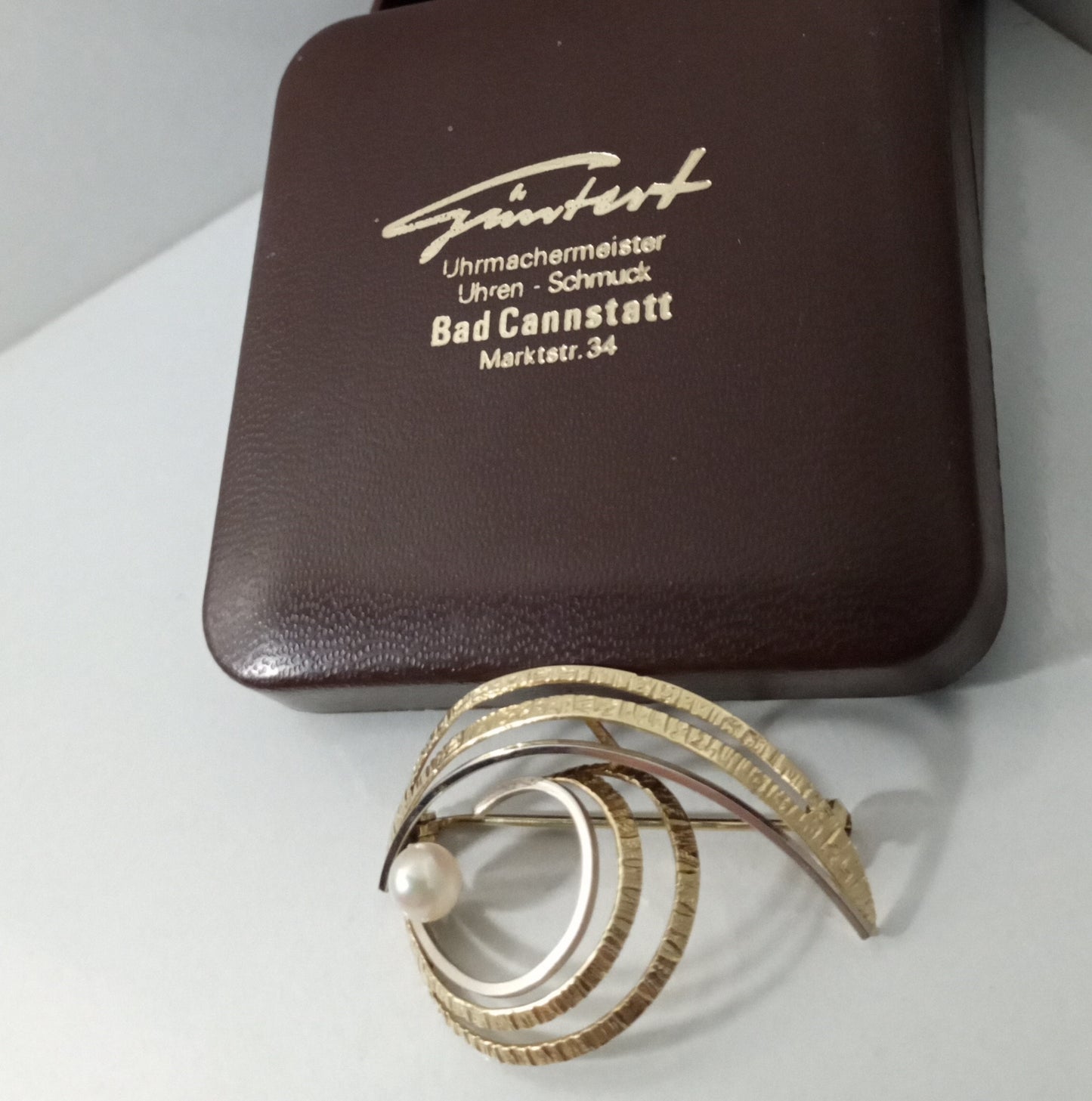 Yellow and White Gold Brooch with Pearl from the 1950s