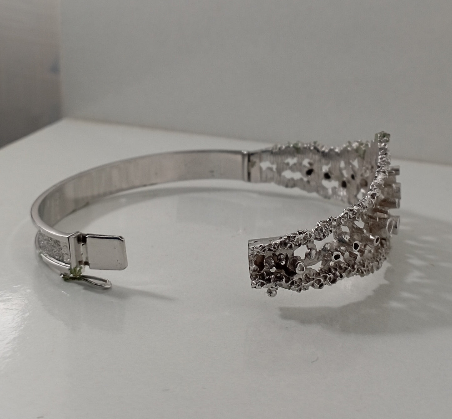 Elegant Silver Diamond Cut Bangle from the 1960s